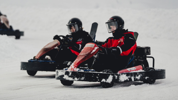 Arcady team aan het icekarten tijdens 10-jarig jubileum in Lapland